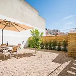 Wood Wall & Garden Apartment